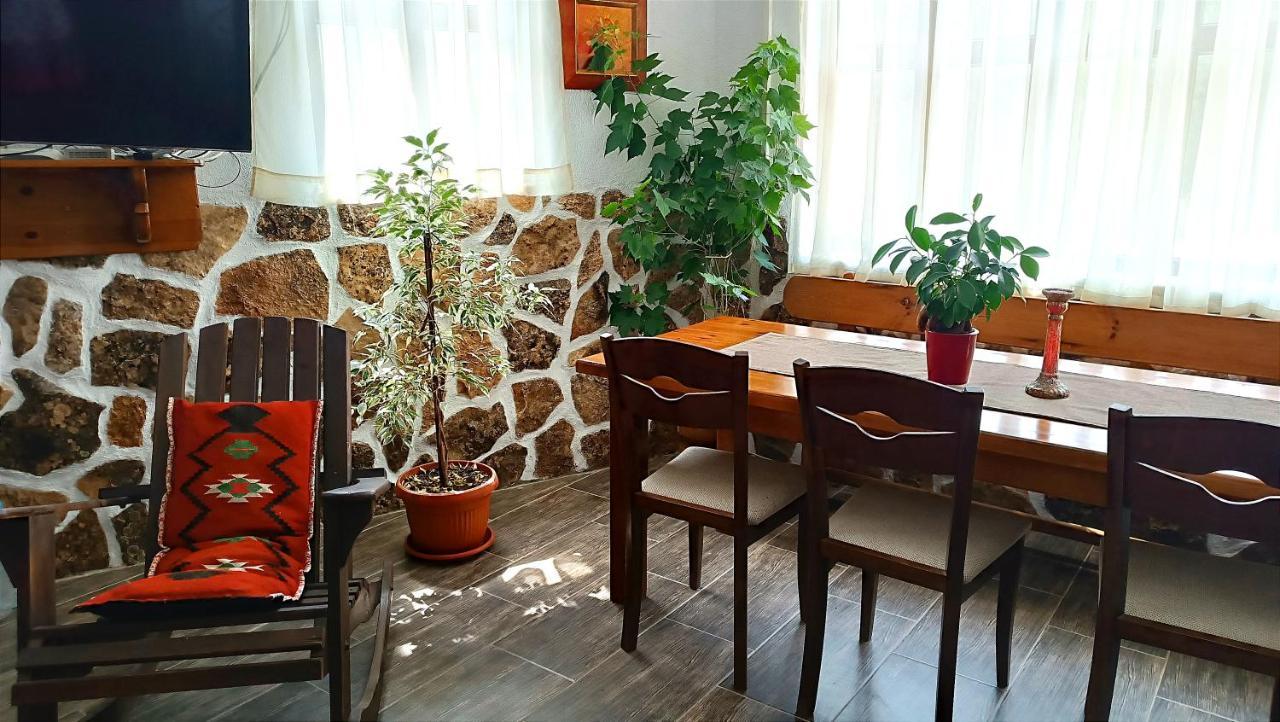 Guesthouse White Margarit Melnik  Exterior photo