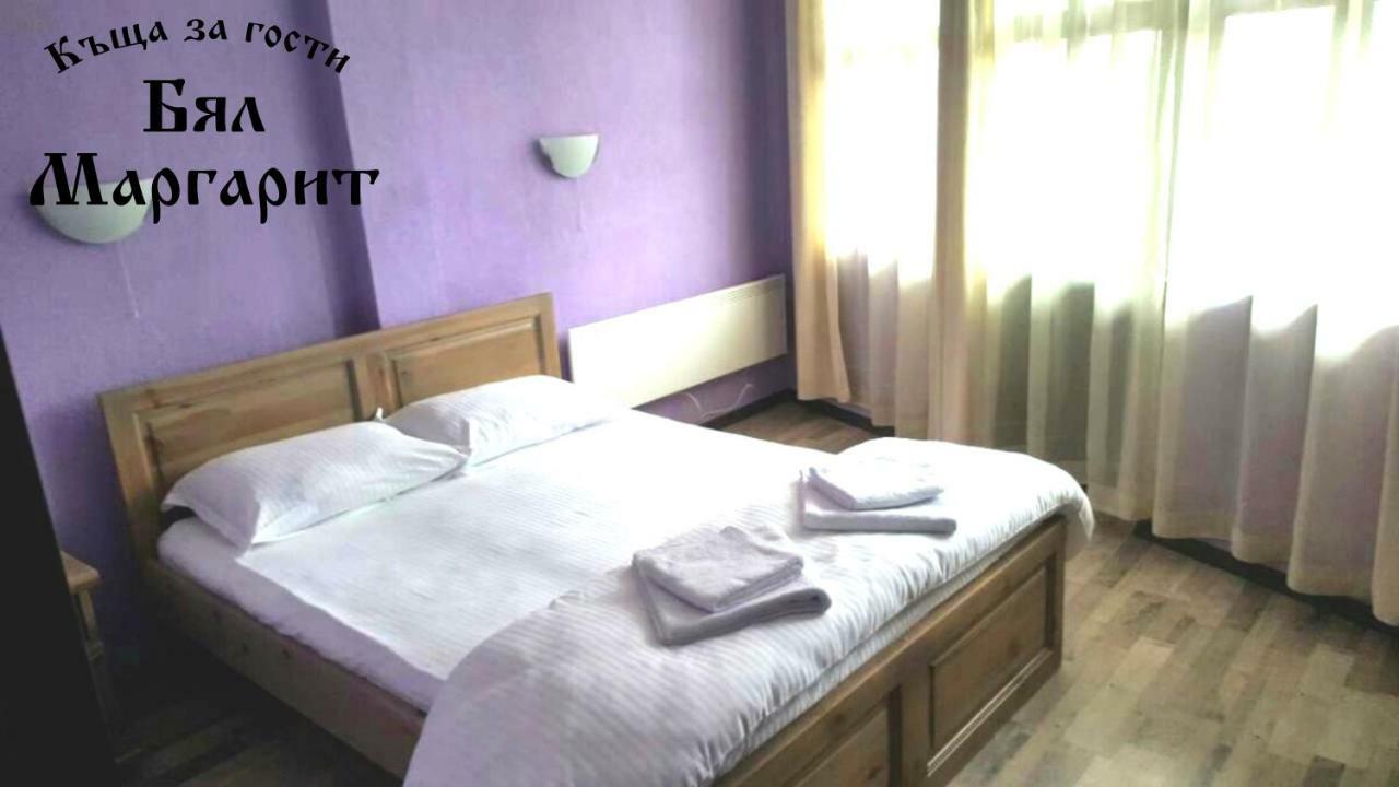 Guesthouse White Margarit Melnik  Exterior photo